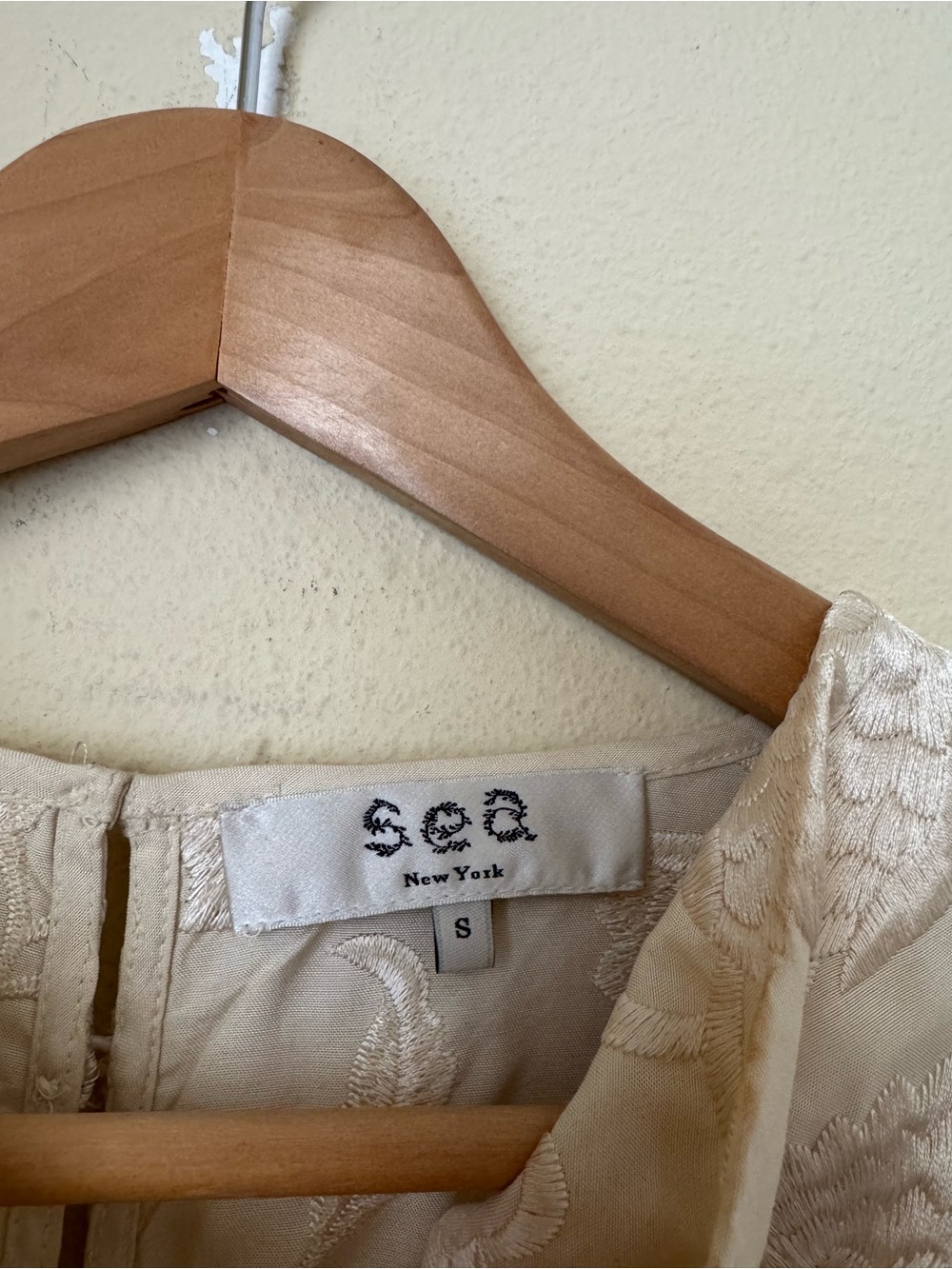 Sea New York Priscilla Embroidery Cowl Neck Fringe Vest Cream Size Small - Picture 3 of 5
